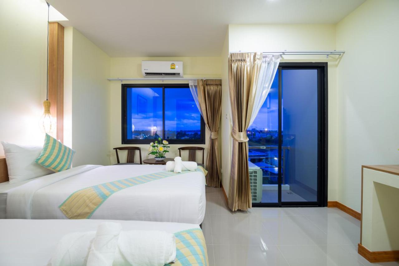 Pura Nakhon Hotel Накхонсітхаммарат Екстер'єр фото