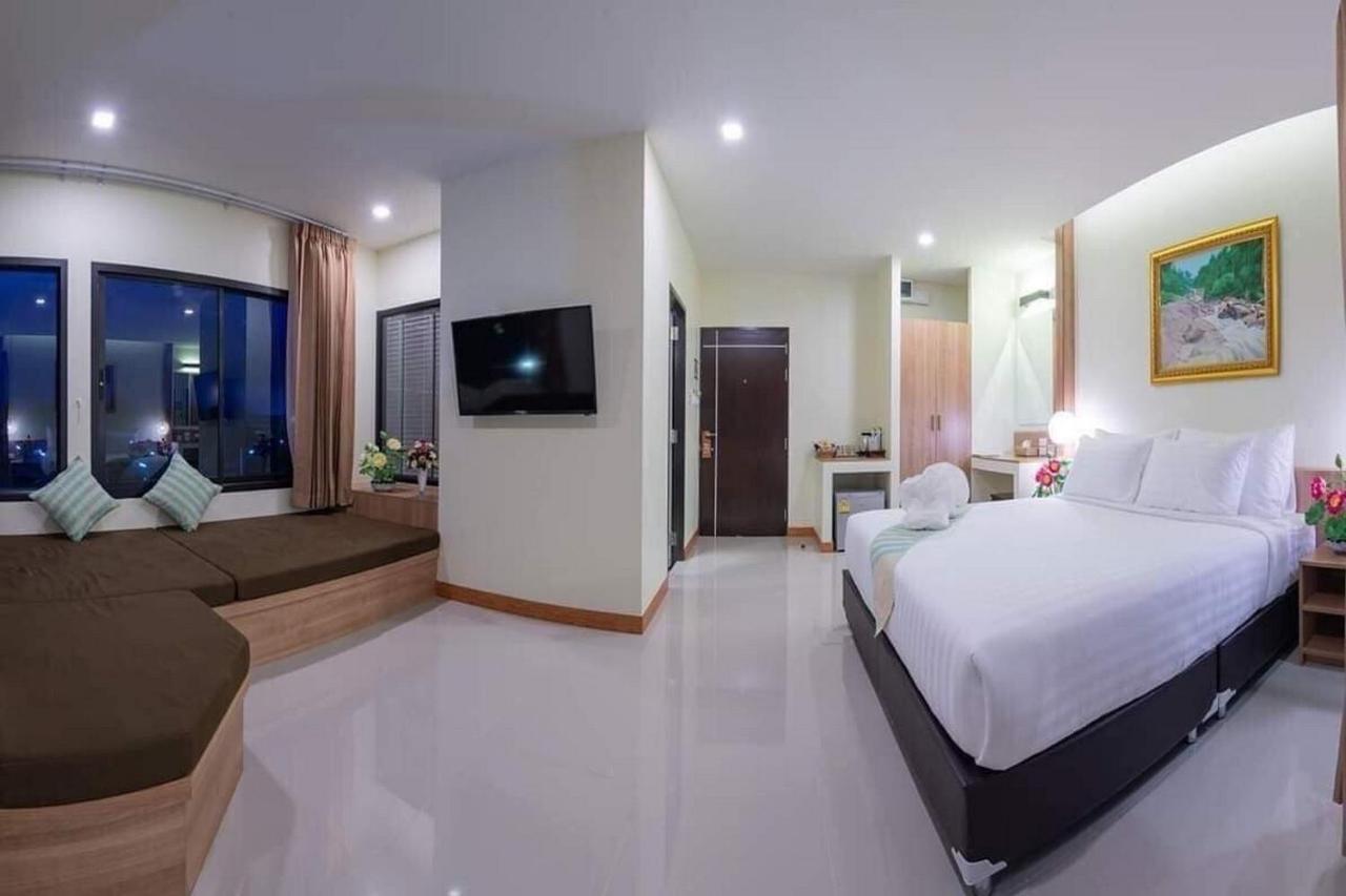 Pura Nakhon Hotel Накхонсітхаммарат Екстер'єр фото