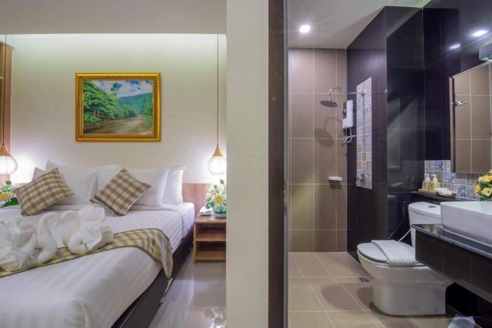 Pura Nakhon Hotel Накхонсітхаммарат Екстер'єр фото