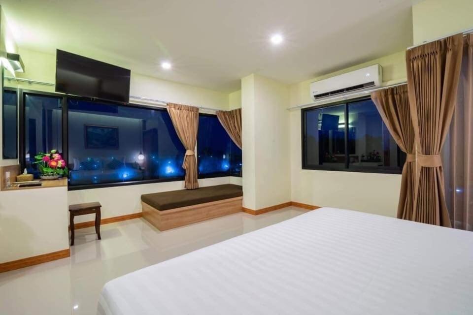 Pura Nakhon Hotel Накхонсітхаммарат Екстер'єр фото