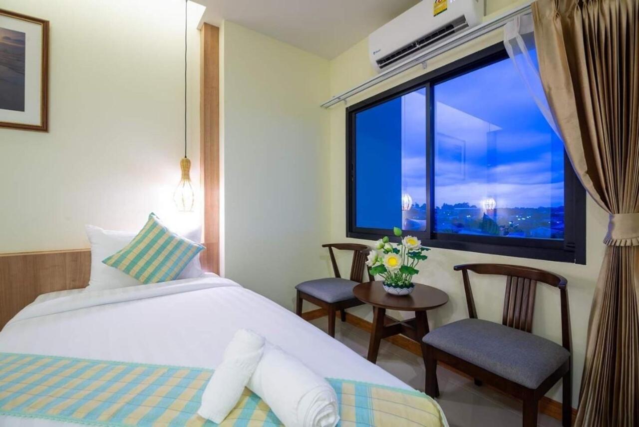 Pura Nakhon Hotel Накхонсітхаммарат Екстер'єр фото