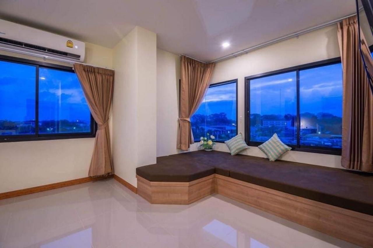 Pura Nakhon Hotel Накхонсітхаммарат Екстер'єр фото